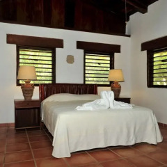 Hotel Rancho Encantado сейф в номере