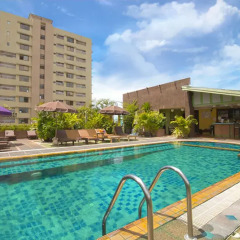 Отель Woraburi Sukhumvit Hotel & Resort Таиланд, Бангкок - отзывы, цены и фото номеров - забронировать отель Woraburi Sukhumvit Hotel & Resort онлайн бассейн фото 3