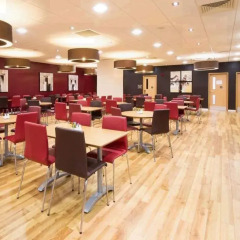 Отель Travelodge Manchester Piccadilly