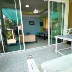 Отель Baan Coconut At Koh Larn балкон