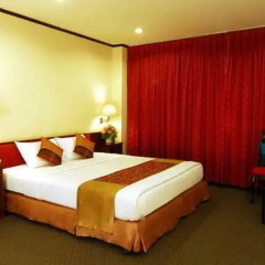 Отель Suriwongse Tower Inn комната для гостей