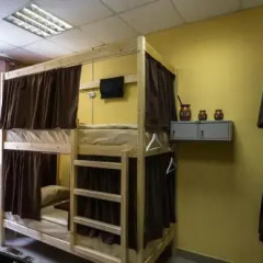 Honey Hostel сейф в номере