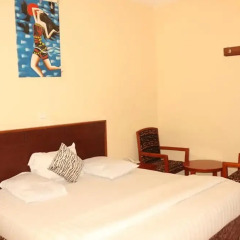 Carlcon Hotel Калабар комната для гостей фото 2