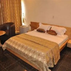 Solitude Hotel Yaba Лагос комната для гостей фото 2