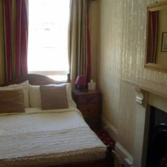 The Beverley Hotel комната для гостей