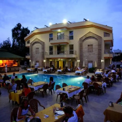 Grand Lukullus Hotel развлечения