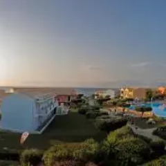 Отель Mareblue Beach Корфу приотельная территория