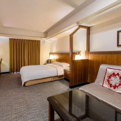 King Shi Hotel сейф в номере