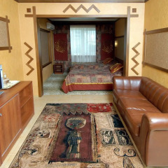 Гостиница La Vie de Chateau в Оренбурге 1 отзыв об отеле, цены и фото номеров - забронировать гостиницу La Vie de Chateau онлайн Оренбург комната для гостей фото 5