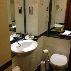 Отель Jurys Inn London Holborn ванная фото 2