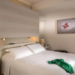 Отель Crossroad Hotel Италия, Рим - отзывы, цены и фото номеров - забронировать отель Crossroad Hotel онлайн сейф в номере