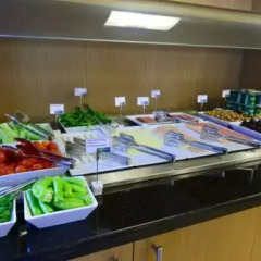 Отель Holiday Inn Express Istanbul-Altunizade питание