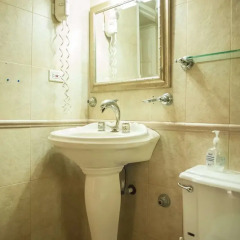 Отель Seawind On the Bay Apartments Ямайка, Монтего-Бей - отзывы, цены и фото номеров - забронировать отель Seawind On the Bay Apartments онлайн ванная