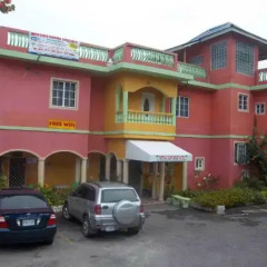 Отель Tropical Court Resort Near Montego Bay Airport парковка