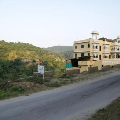 Отель Shaam E Retreat