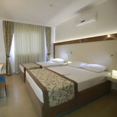 Almera Apart Hotel комната для гостей