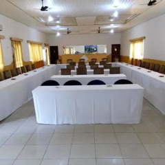 Отель Hans Cottage Botel