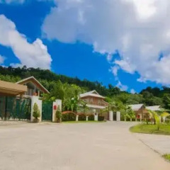 Санаторий The LifeCo Phuket Well-Being Detox Center парковка