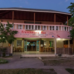 Отель Golden Sands Guest House Треже-Бич развлечения