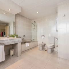 Отель Apartamentos Los Jeronimos Испания, Мадрид - отзывы, цены и фото номеров - забронировать отель Apartamentos Los Jeronimos онлайн ванная фото 2