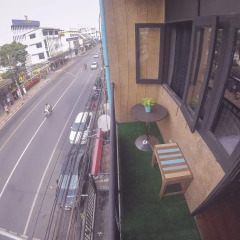 BTS Khaosan Hostel Бангкок балкон