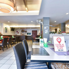 Отель Nida Rooms Patong Pier Palace гостиничный бар