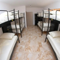 Отель Sunset Hostel Албания, Саранда - отзывы, цены и фото номеров - забронировать отель Sunset Hostel онлайн гостиничный бар