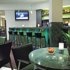 Lindner Hotel Airport гостиничный бар
