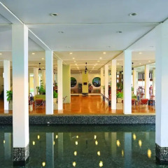 Отель Blue Water Club Suites бассейн