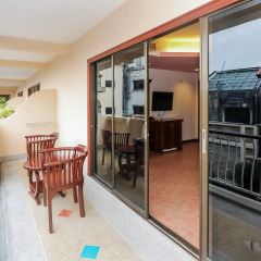 Отель Nida Rooms Patong Pier Palace балкон