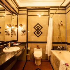Hotel Majestic Saigon ванная