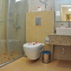 Club Mermaid Village Турция, Аланья - 1 отзыв об отеле, цены и фото номеров - забронировать отель Club Mermaid Village - All Inclusive онлайн ванная фото 2