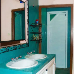 Отель Auberge De Jeunesse Ouarzazate - Hostel Марокко, Уарзазат - отзывы, цены и фото номеров - забронировать отель Auberge De Jeunesse Ouarzazate - Hostel онлайн ванная