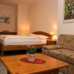 Отель Ferienclub Breitenbergerhof Италия, Чермес - отзывы, цены и фото номеров - забронировать отель Ferienclub Breitenbergerhof онлайн комната для гостей фото 4