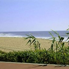Отель Roses Village Bed And Breakfast пляж