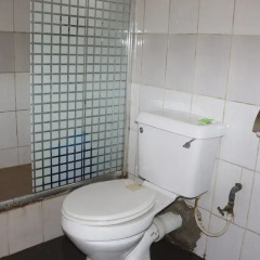 Отель Liz Ani Hotel Annex Нигерия, Калабар - отзывы, цены и фото номеров - забронировать отель Liz Ani Hotel Annex онлайн ванная