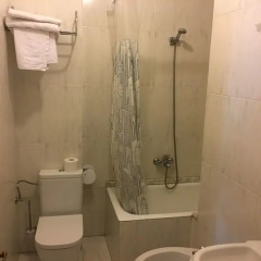 Отель Hostal Galicia Монфорте-де-Лемос ванная