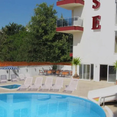 Hotel Side Best House бассейн