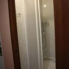 Гостиница Хостел Kuzminki в Москве отзывы, цены и фото номеров - забронировать гостиницу Хостел Kuzminki онлайн Москва ванная