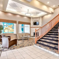 Отель Comfort Inn & Suites South Канада, Калгари - отзывы, цены и фото номеров - забронировать отель Comfort Inn & Suites South онлайн интерьер отеля фото 2