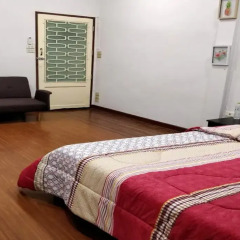 R One 24 7 Hostel Бангкок удобства в номере