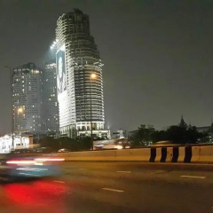 One Bangkok Hostel @love District Бангкок парковка