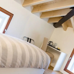 Отель La Ripa Hostel Италия, Альбино - отзывы, цены и фото номеров - забронировать отель La Ripa Hostel онлайн сейф в номере