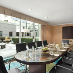 Отель Hampton Inn and Suites by Hilton, Downtown Vancouver Канада, Ванкувер - отзывы, цены и фото номеров - забронировать отель Hampton Inn and Suites by Hilton, Downtown Vancouver онлайн балкон