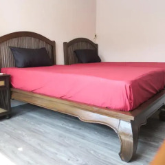 The Grand Palace Hostel городской автобус