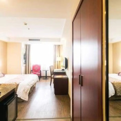 Warmly Hotel комната для гостей