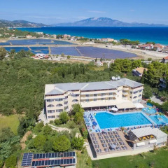 Hotel Koukounaria пляж