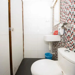 Отель Oyo 108 Golden Palace Hotel Малайзия, Куала-Лумпур - отзывы, цены и фото номеров - забронировать отель Oyo 108 Golden Palace Hotel онлайн ванная фото 2