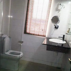 Oakspring Hotel & Luxury Suites ванная