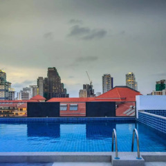 Отель C-View Residence Паттайя бассейн